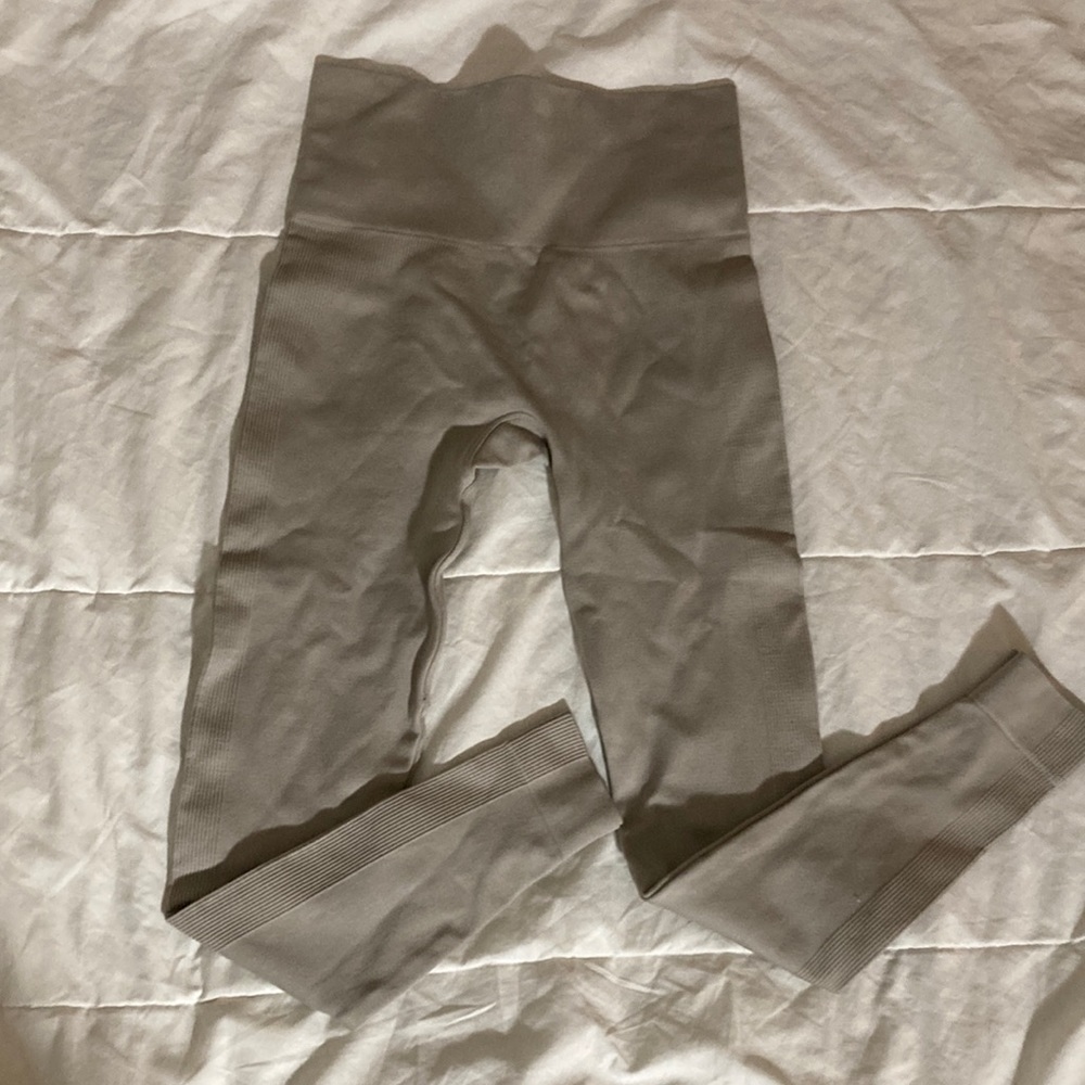 Set Active taupe leggings sz XS